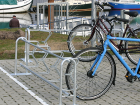 Anwendungsbeispiel: Abb. vorn zeigt Fahrradklemme -Bern- mit 90° Abb. hinten zeigt Bern mit 45° rechts