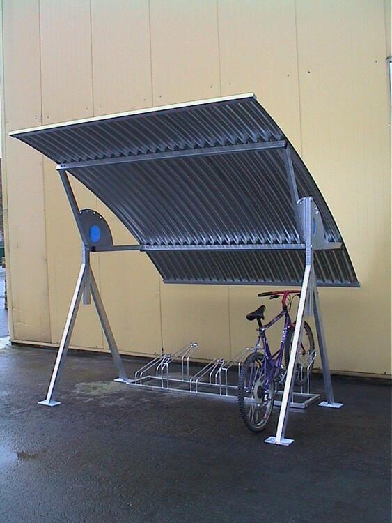 Anwendungsbeispiel: schwenkbares Dach, lässt sich in 7 Positionen einstellen (Fahrradständer nicht