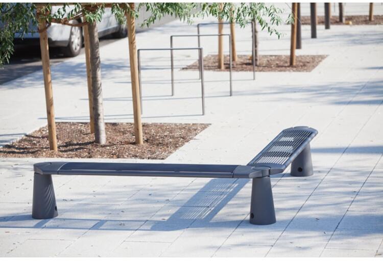 Anwendungsbeispiel: Anlehnbügel -Delion- (Art. 25321)