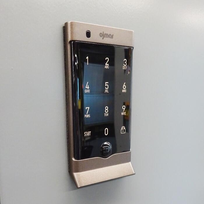 Detailansicht: Auf Anfrage auch mit alternativen Schließungen erhältlich z.B. mit elektronischem PIN