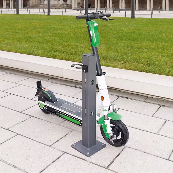 Scooter-Parker ′Two′ aus Stahl, 2 Einstellplätze, höhenverstellbare Einstellung - Anwendungsbeispiel: höhenverstellbare Halteschellen