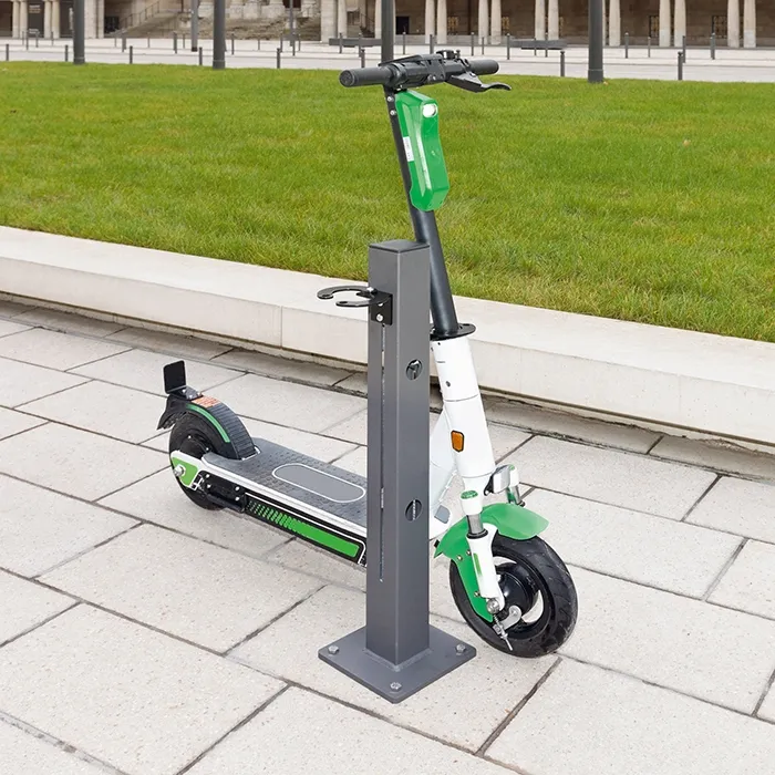 Scooter-Parker ′Two′ aus Stahl, 2 Einstellplätze, höhenverstellbare Einstellung - Anwendungsbeispiel: höhenverstellbare Halteschellen