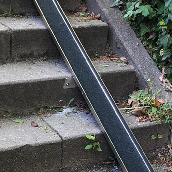 Anwendungsbeispiel: Befestigungsbügel zur Befestigung der Fahrradschiene -Easy Up- an den