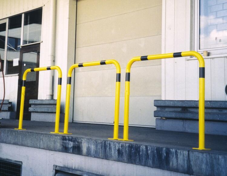 Anwendungsbeispiel als Absperrbügel -Sylt- gelb/schwarz (Art. 465.52b-sonder):