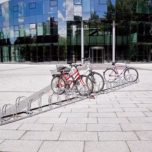 Fahrradständer Bogenparker Typ 5000, einseitige Radeinstellung 90° - Anwendungsbeispiel: (6er) (Art. 5056)