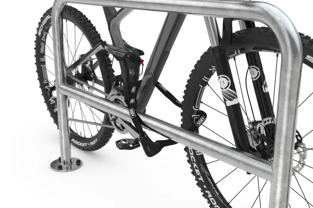 Anlehnbügel/Absperrbügel ′Typ 9200′ ø 48 mm aus Stahl, Höhe 800 mm, mit Querholm - Modellbeispiel: Anlehnbügel/ Absperrbügel -Typ 9200- mit ...