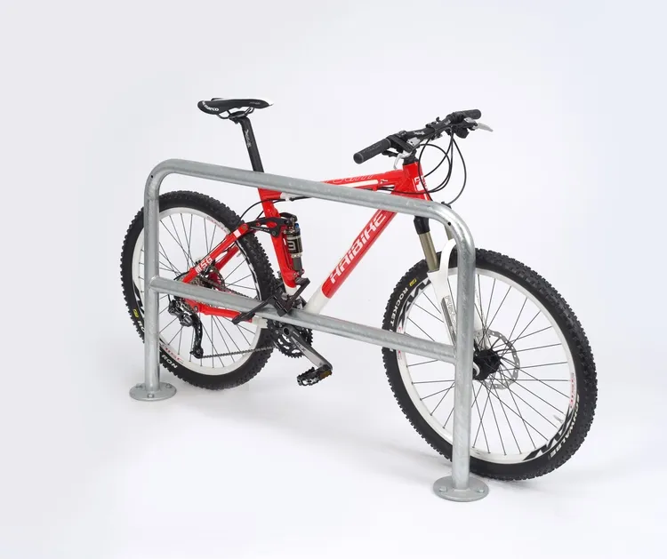 Anlehnbügel/Absperrbügel ′Typ 9200′ ø 48 mm aus Stahl, Höhe 800 mm, mit Querholm - Anwendungsbeispiel: Anlehnbügel -Typ 9200- zum Aufdübeln, ohne ...