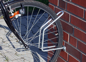 Einzelparker / Fahrradständer -Antalya-, zur Wandbefestigung 90°, Reifenbreite bis 43 mm