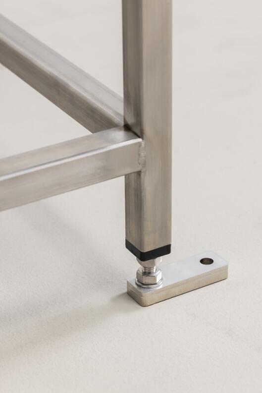 Modellbeispiele: Ladeschrank für Fahrradbatterien und Elektrokleingeräte (v.l. Art. 40288, 40293)