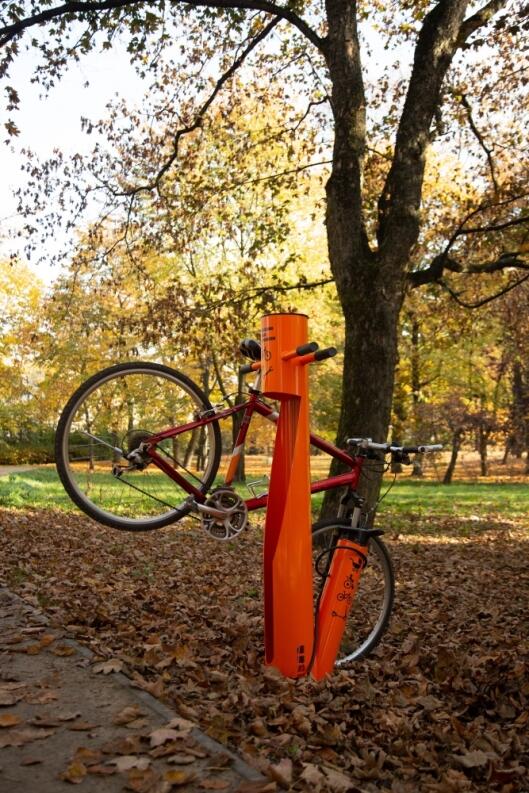 Modellbeispiel: Fahrrad-Servicestation Modell BM 2021, RAL 2008-Hellrotorange (Art. 63679.0001)